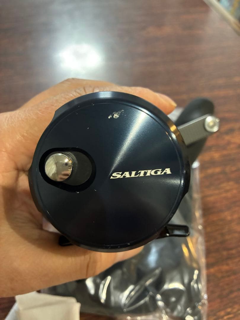 HIDES出品　DAIWA SALTIGA 15-SJ ベイトリール