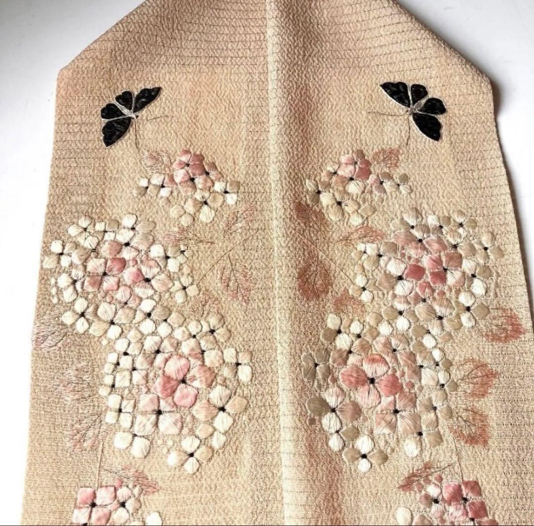 アンティーク夏の半衿 日本刺繍 紫陽花に舞う黒アゲハが素敵な絽縮緬の半衿