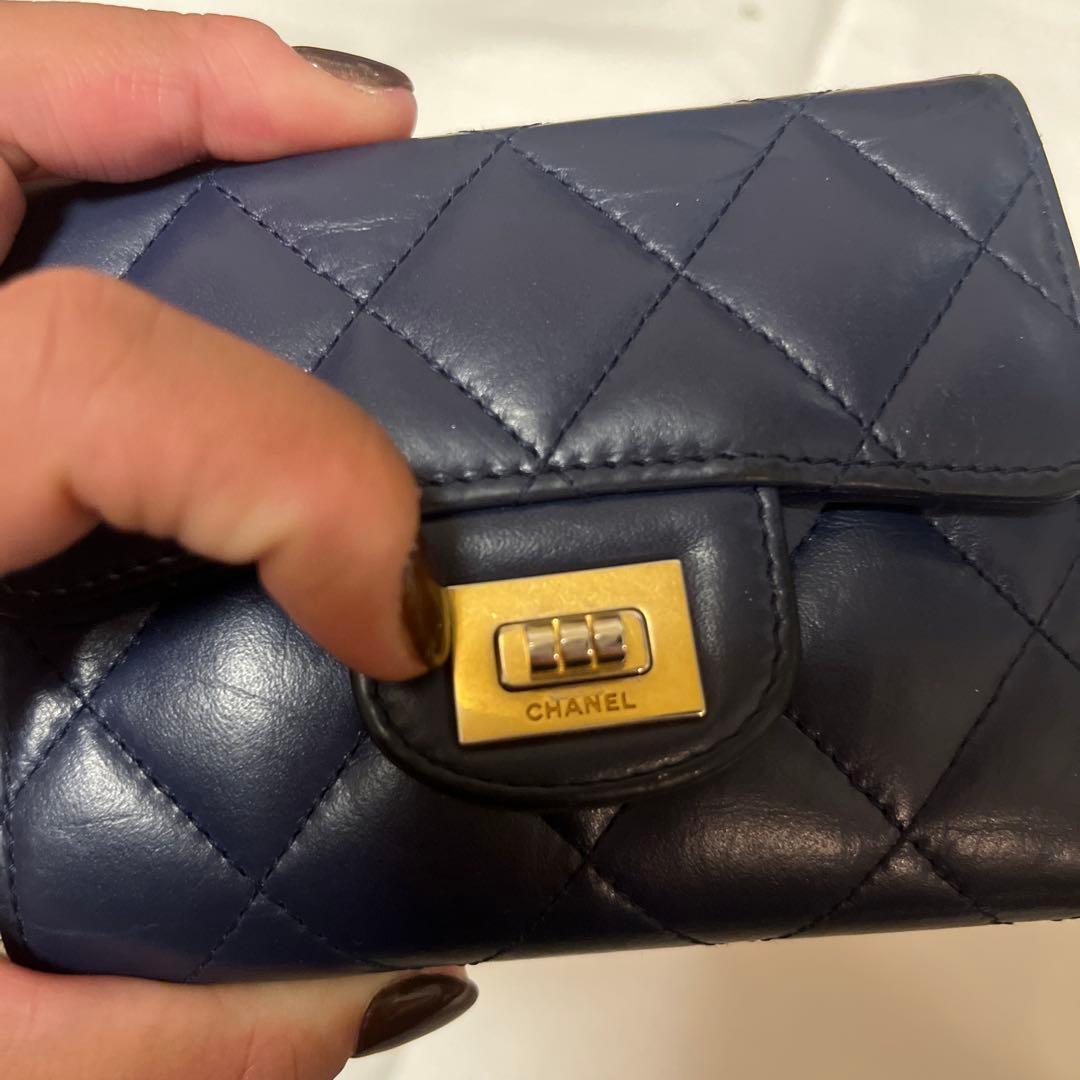 CHANEL ネイビー キルティング 二つ折り財布