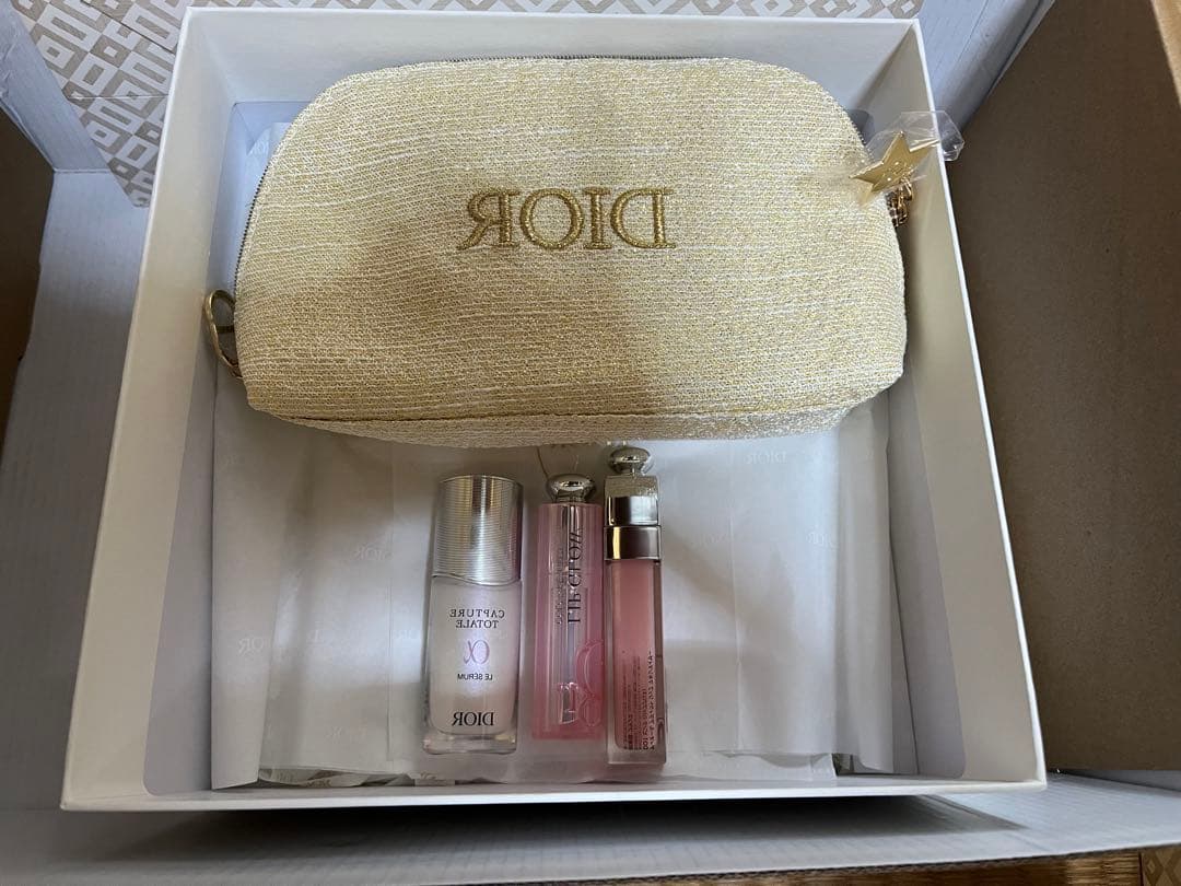 CHRISTIAN DIOR ホリデー オファー2024