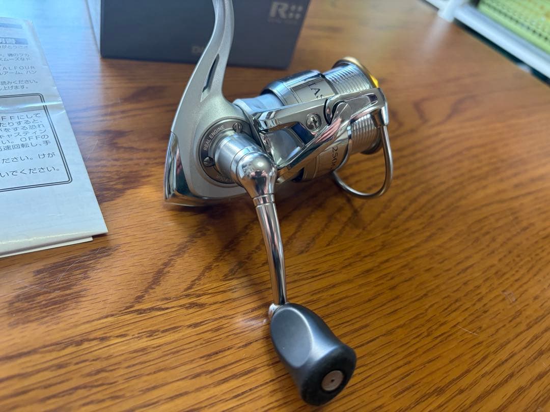 Daiwa Luvias 2506 スピニングリール