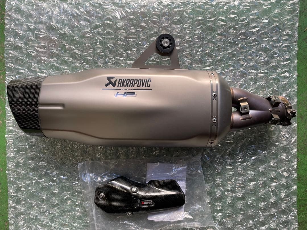 美品  R1250GS マフラー AKRAPOVIC アクラポ