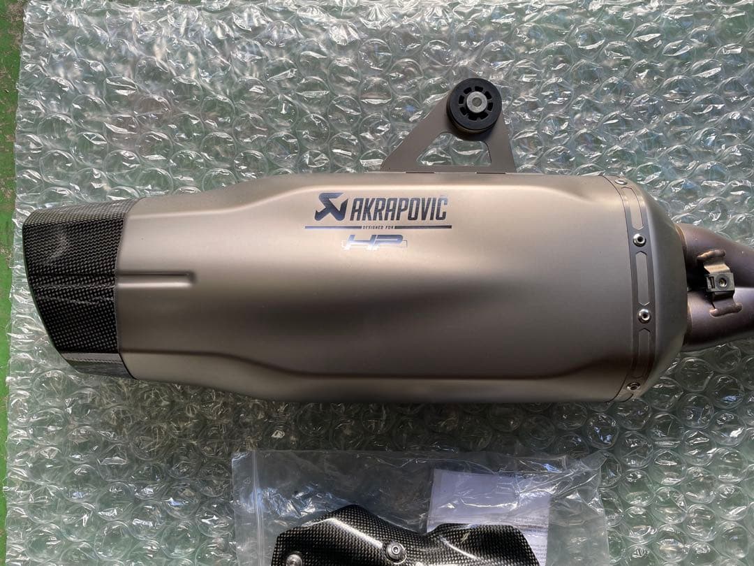 美品  R1250GS マフラー AKRAPOVIC アクラポ