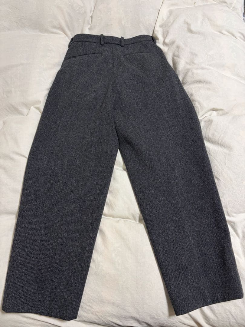 クッキークロス インツープリーツド レス トラウザーズ