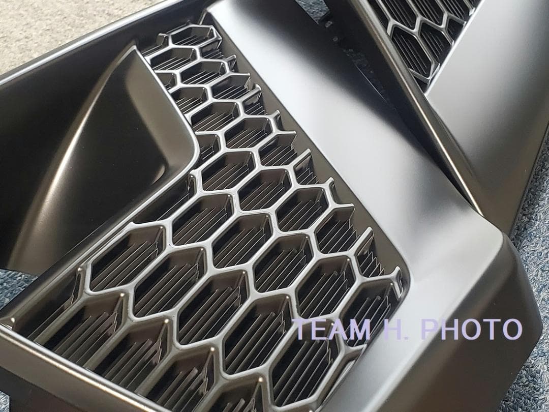 150系ランクルプラド　純正フォグランプガーニッシュ　マットブラック　カバー