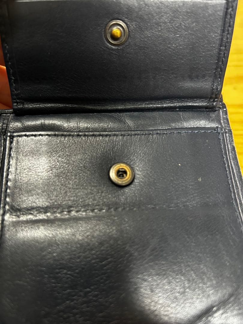 黒 レザー 二つ折り財布 編み込みデザイン