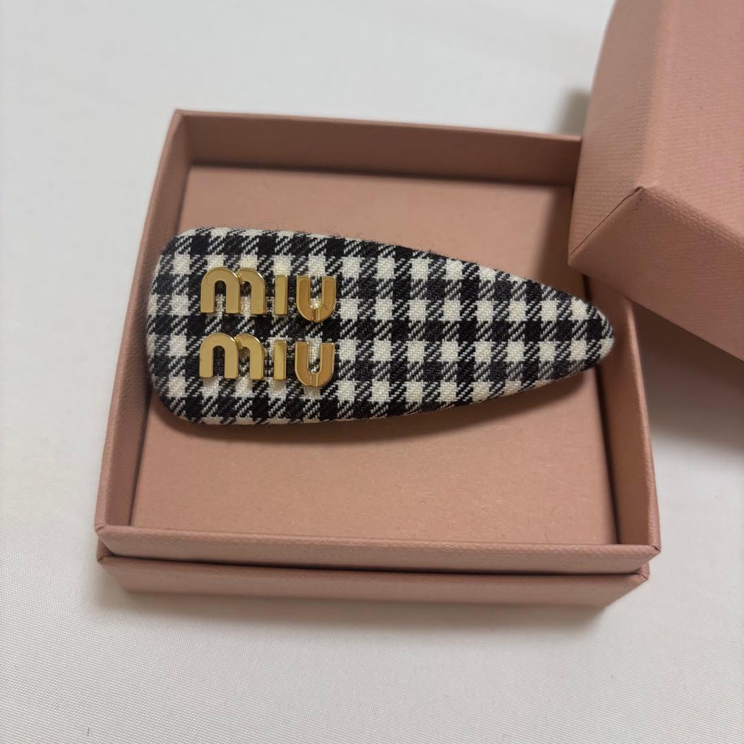 miu miu ギンガム　バレッタ
