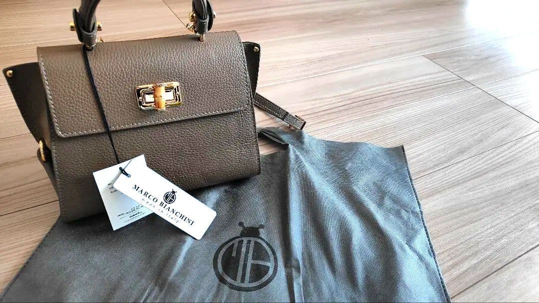 T.T　マルコビアンチーニ　グレージュ ショルダーバッグ