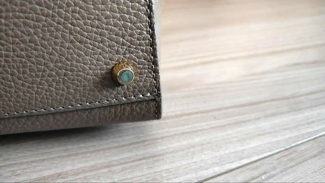 T.T　マルコビアンチーニ　グレージュ ショルダーバッグ