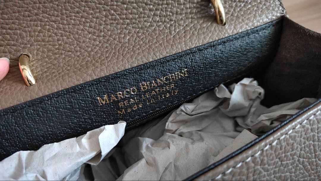 T.T　マルコビアンチーニ　グレージュ ショルダーバッグ