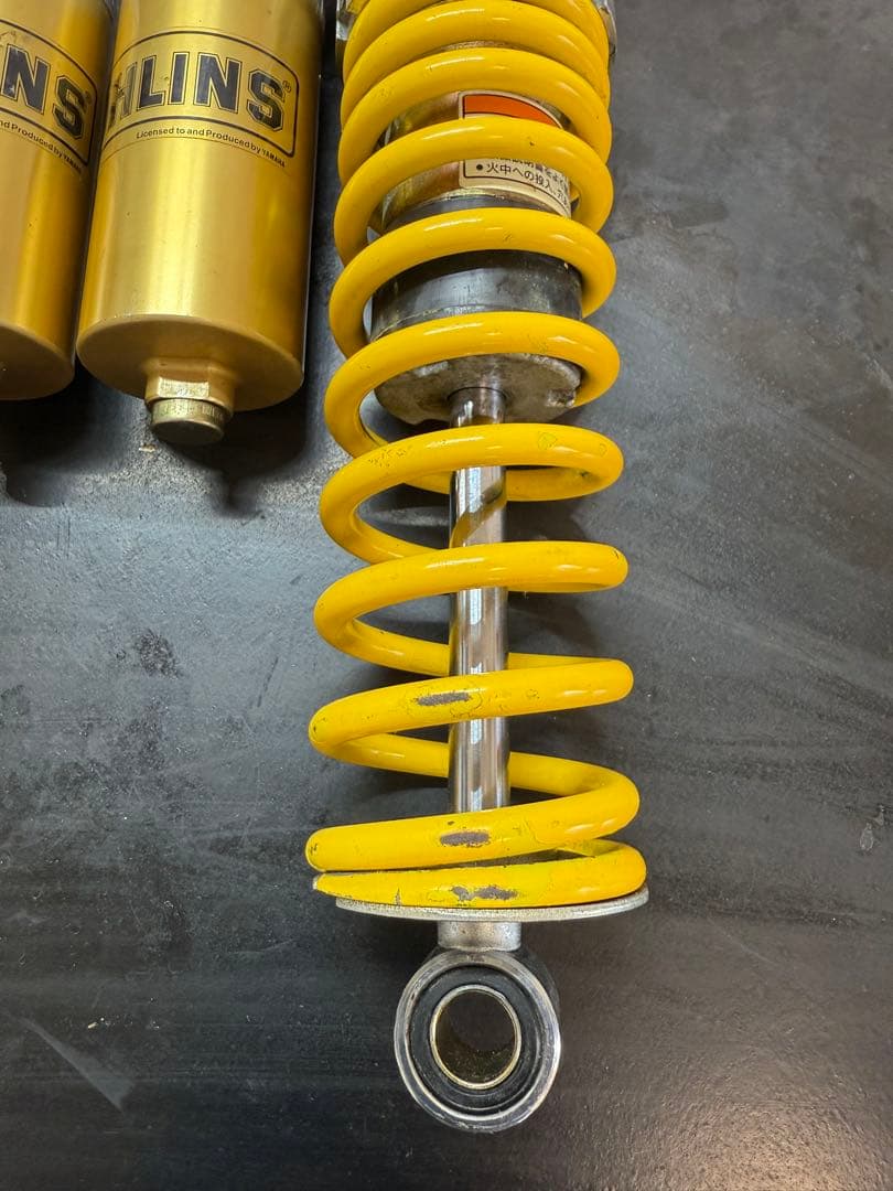 オーリンズリアサス　 XJR400 vmax1200にて使用