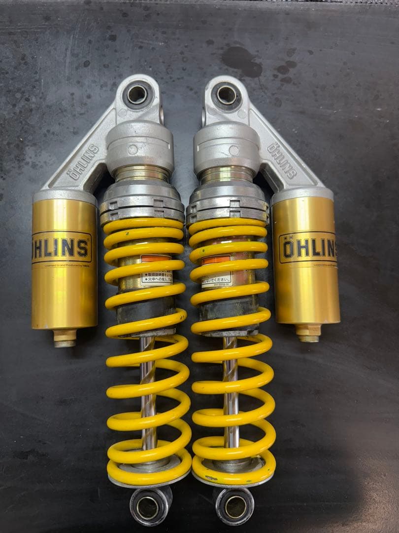 オーリンズリアサス　 XJR400 vmax1200にて使用