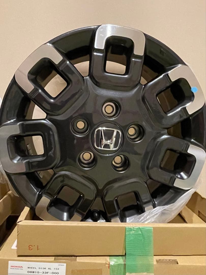 【新品/未使用】新型フリード クロスター 純正アルミホイール 4本セット