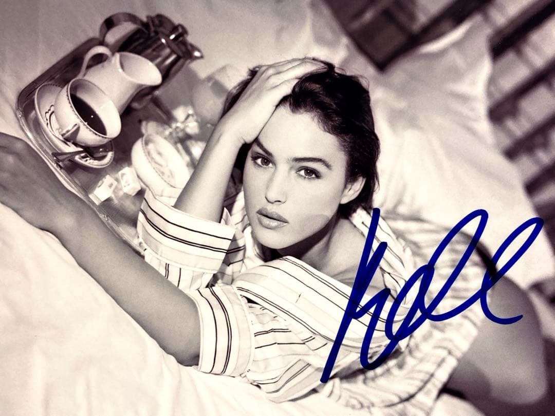 セール中…モニカ・ベルッチ直筆サイン入り2Lサイズ写真…