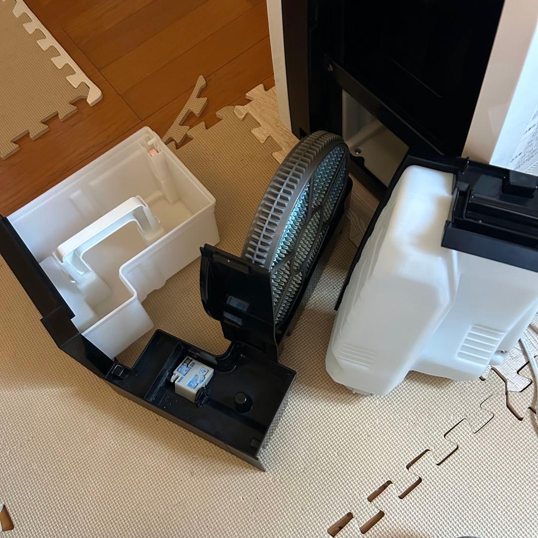 シャープ 空気清浄機　除湿機　加湿器　KC-HD70-W 本日限定値下げ価格