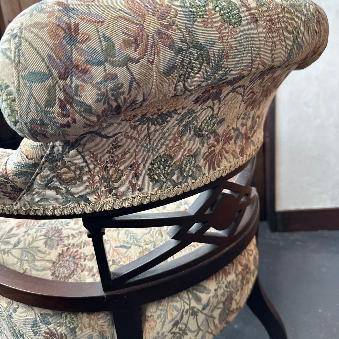 再お値下げ‼️ゴブラン織　素敵なとても座りやすいヴィンテージチェア