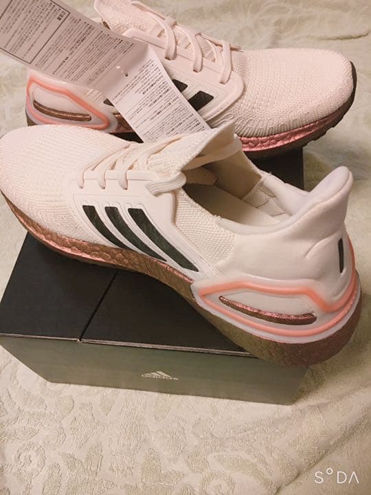 adidas アディダス スニーカー　ウルトラ　ブースト　20 ランニング