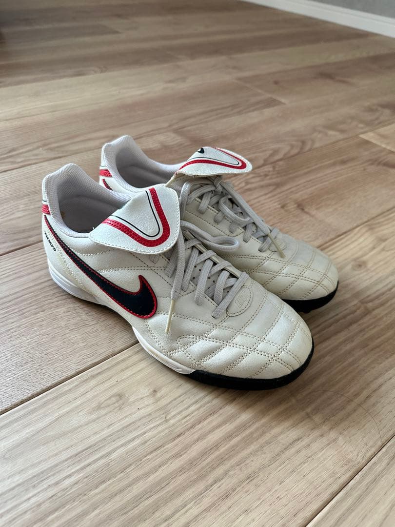 ナイキ ティエンポ ナチュラル III TF(ホワイト×ネイビー)