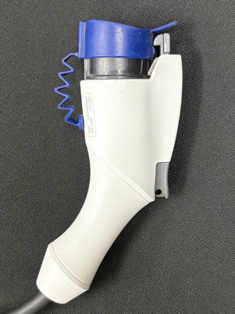 ⚫︎送料無料⚫︎動作確認済⚫︎電気自動車 EV車 アウトランダー リーフ 充電ケーブル