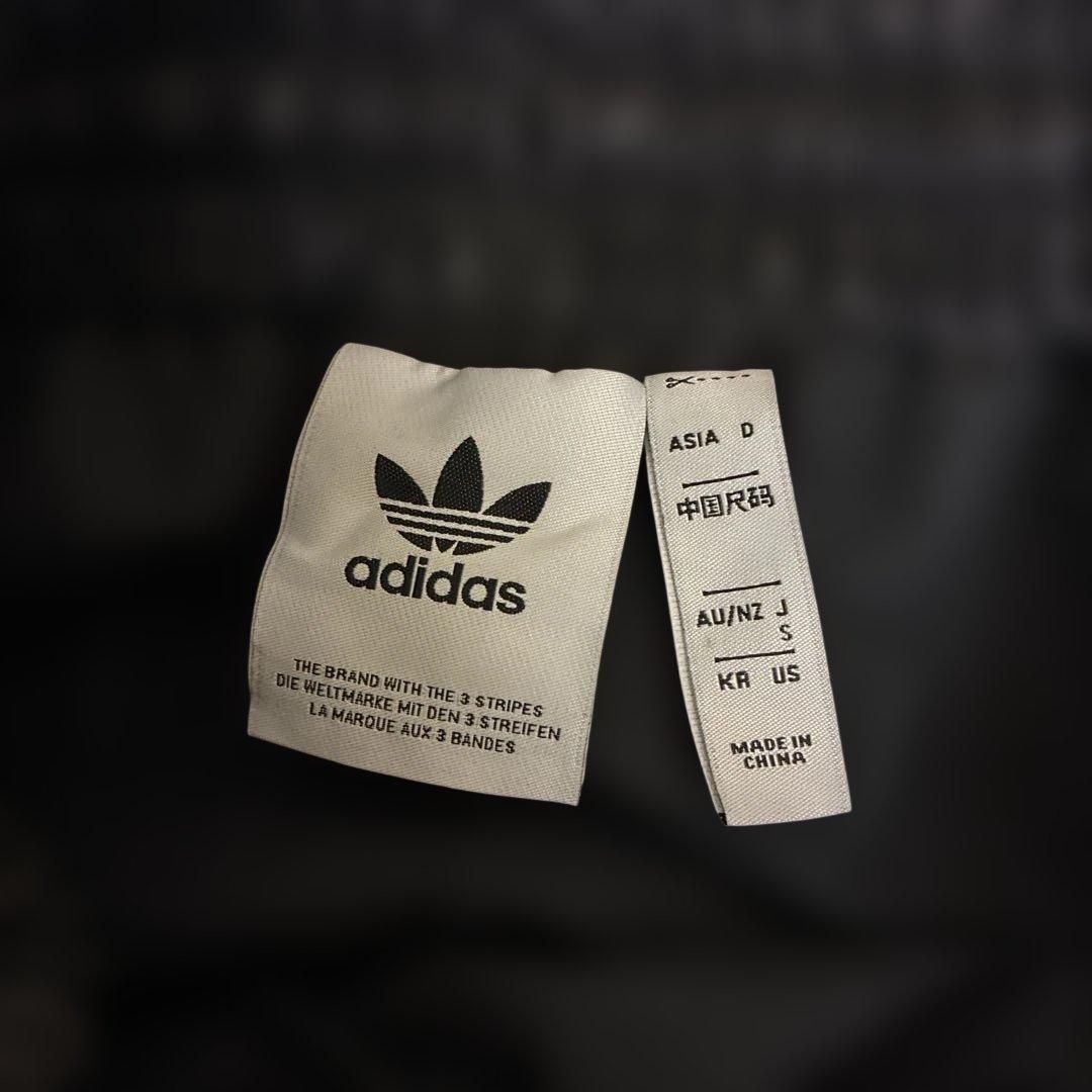 adidas レザーブラック パフォーマンスパンツ