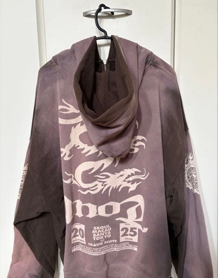 Travis Scott MAXIMUS TOUR 2025 パーカー