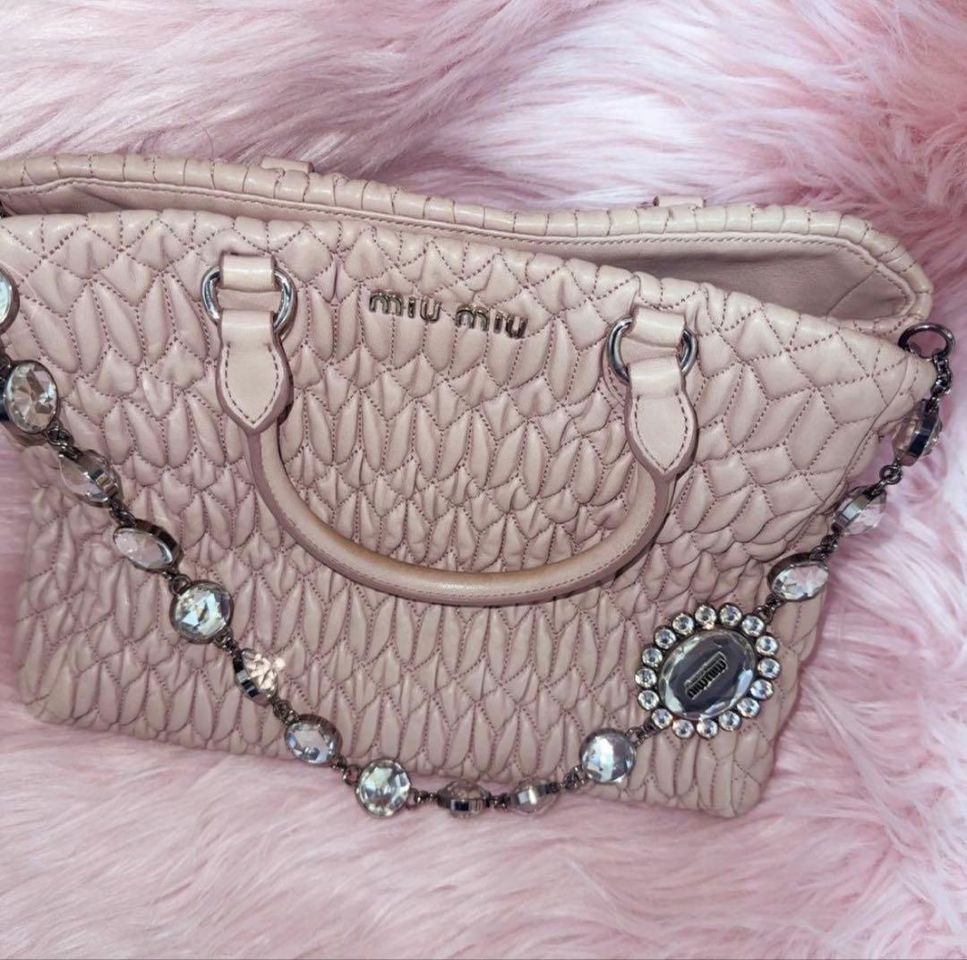 MIUMIU マテラッセ ナッパレザー クリスタル付き トートバッグ