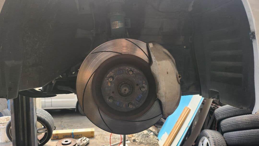 S*t様 50エスティマ用 4potブレーキキャリパー スリットローターセット