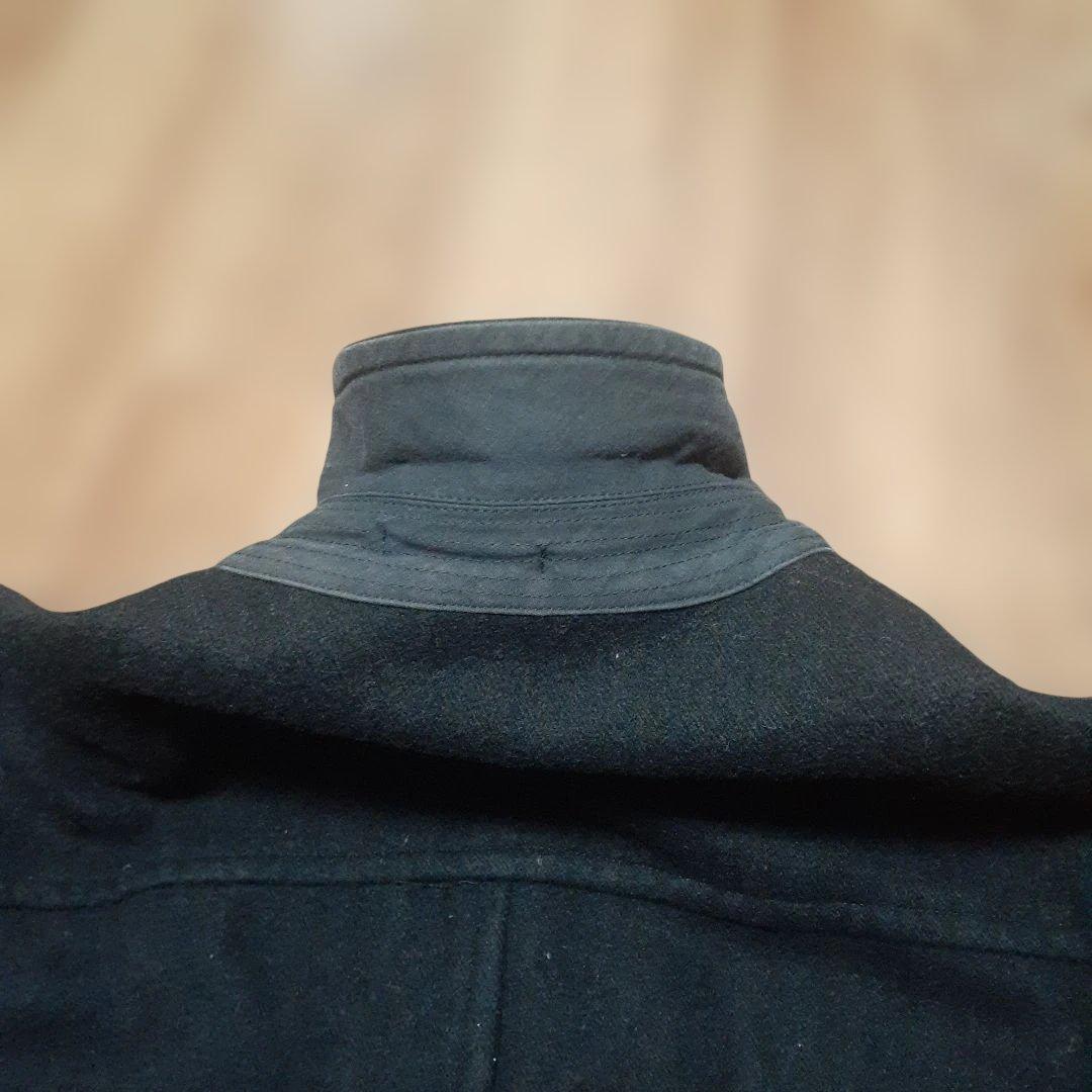 COMME des GARCONSハーフコート、サイズM、色ブラック。