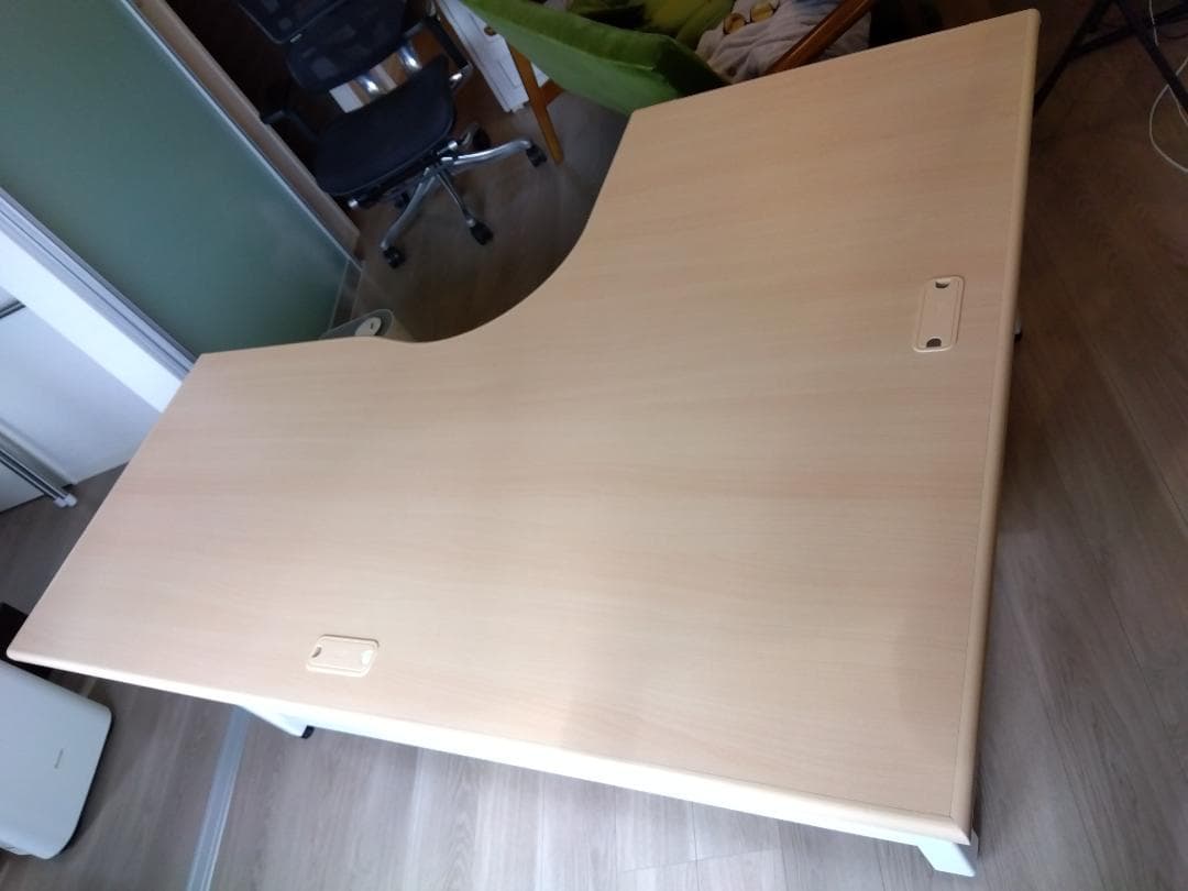 L字デスク（幅160cm×奥行(右70cm、左120cm)×高さ72cm）