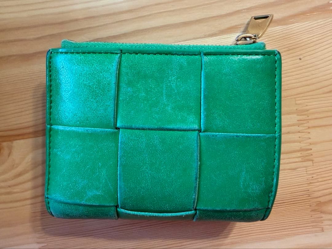 ボッテガヴェネタ カセット　コンパクトウォレット　二つ折り　正規品　箱あり