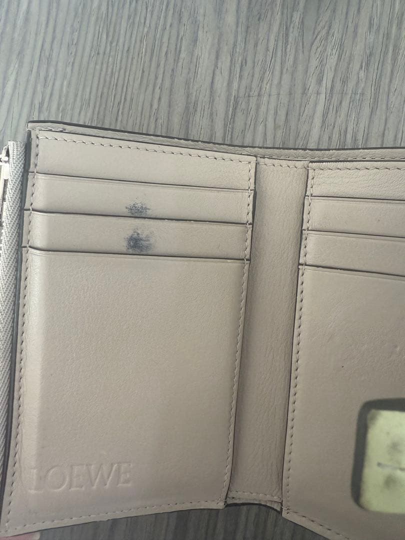 再再値下げ！LOEWE 三つ折り財布