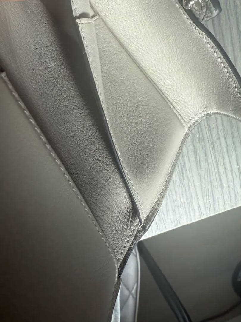 再再値下げ！LOEWE 三つ折り財布