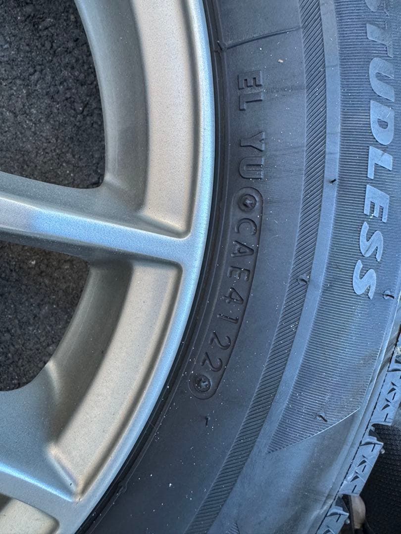 アクア　スタッドレスタイヤ175/65R15