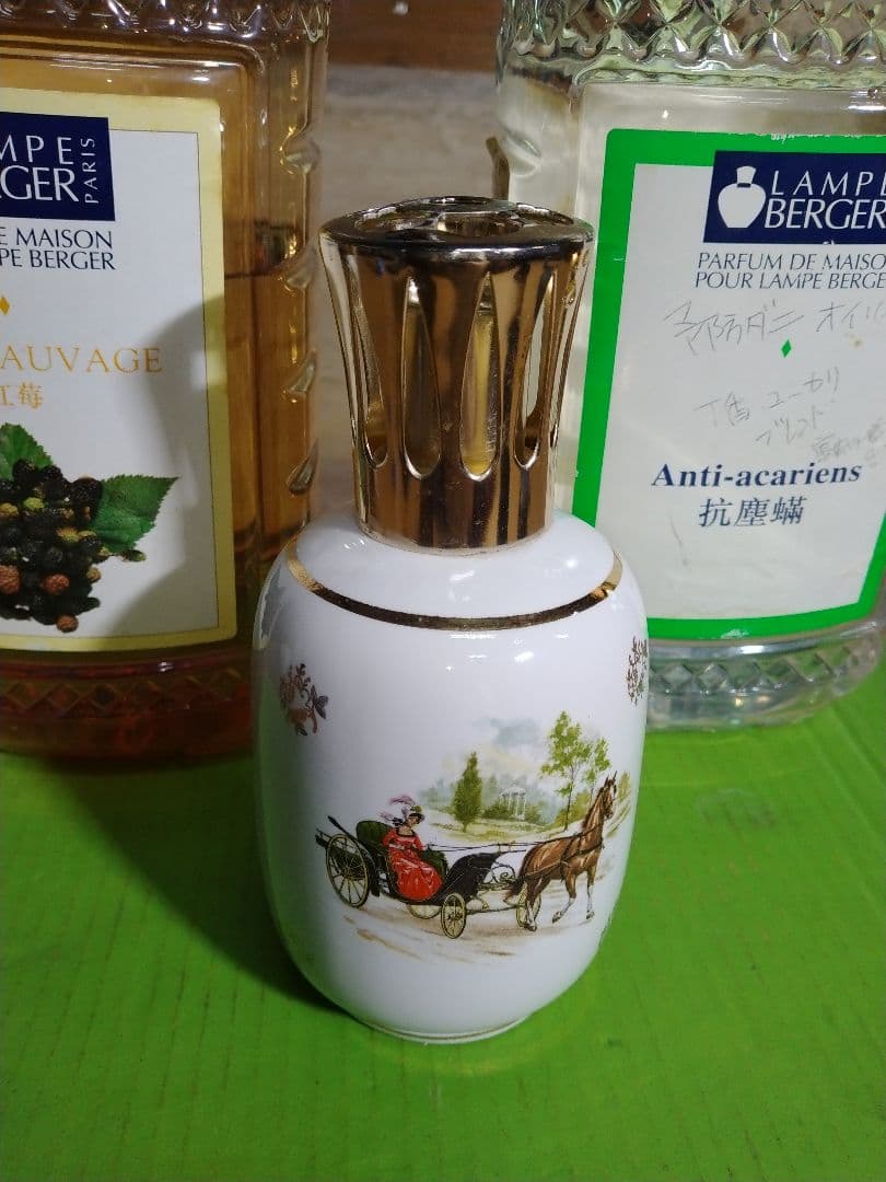 フランス製 ランプベルジェ　芳香器とオイル 紅苺2L と防ダニ液2Lそ