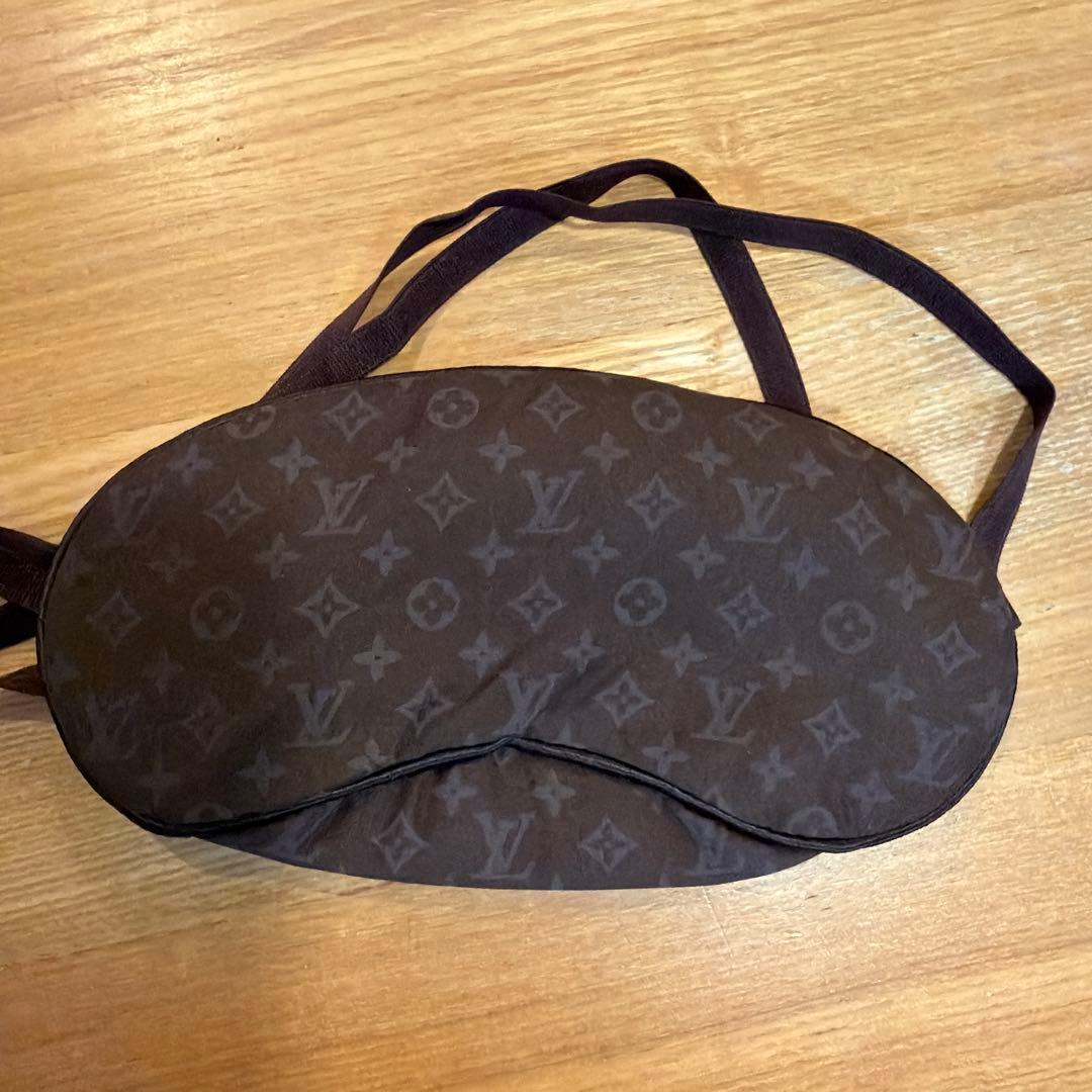 ルイヴィトン　ノベルティ　ネックピロー　アイマスク　トラベルセット　非売品