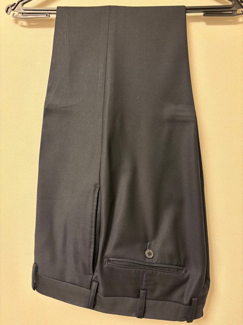 【値下げ】バーニーズ　カノニコ製生地　ネイビー　ウールソリッドスーツ サイズ44