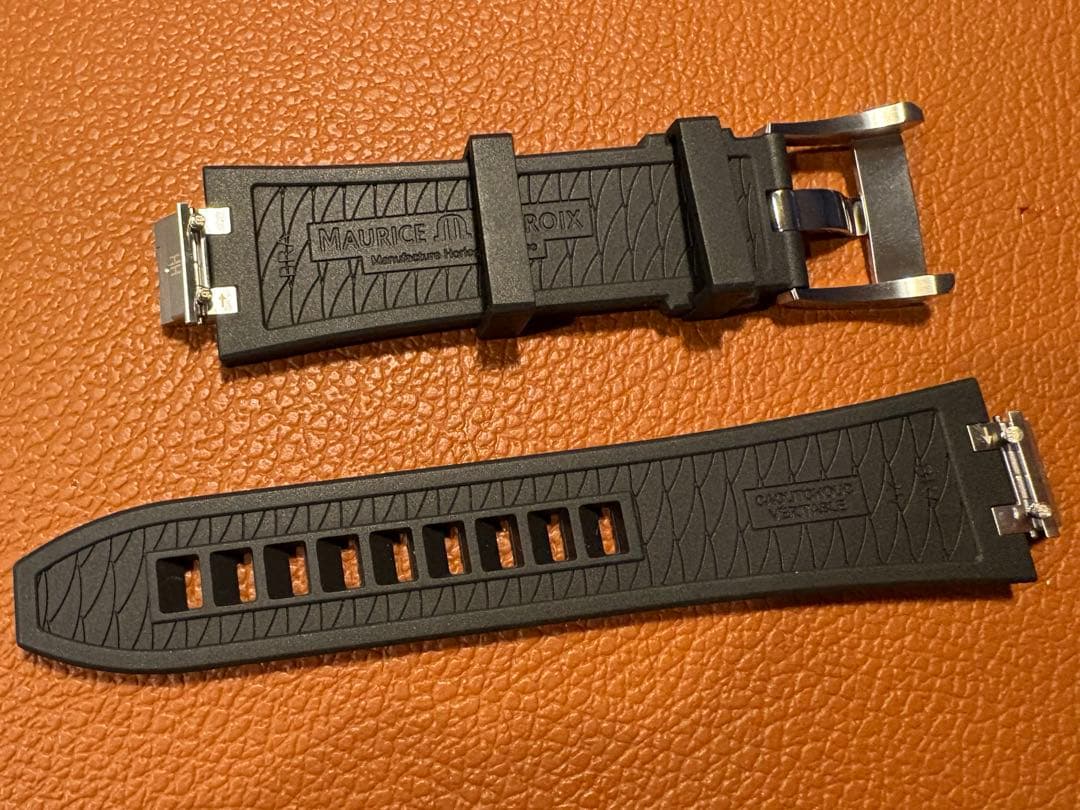 【未使用】モーリスラクロアアイコン42mm用　ラバーベルト バックル付