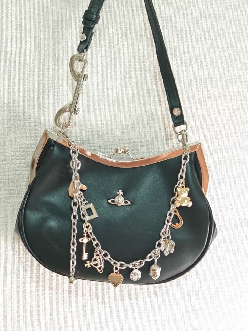 Vivienne Westwood ハンドバッグブラックチェーンチャーム付き美品