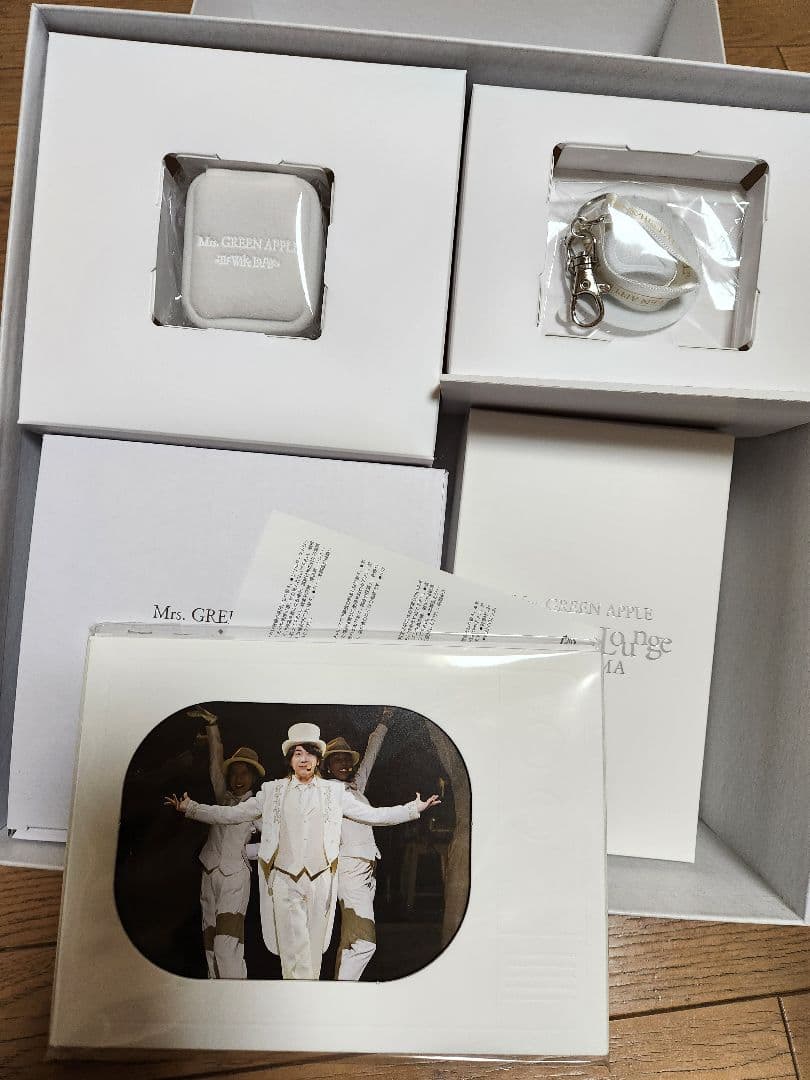 Mrs. GREEN APPLE The White Lounge。。。