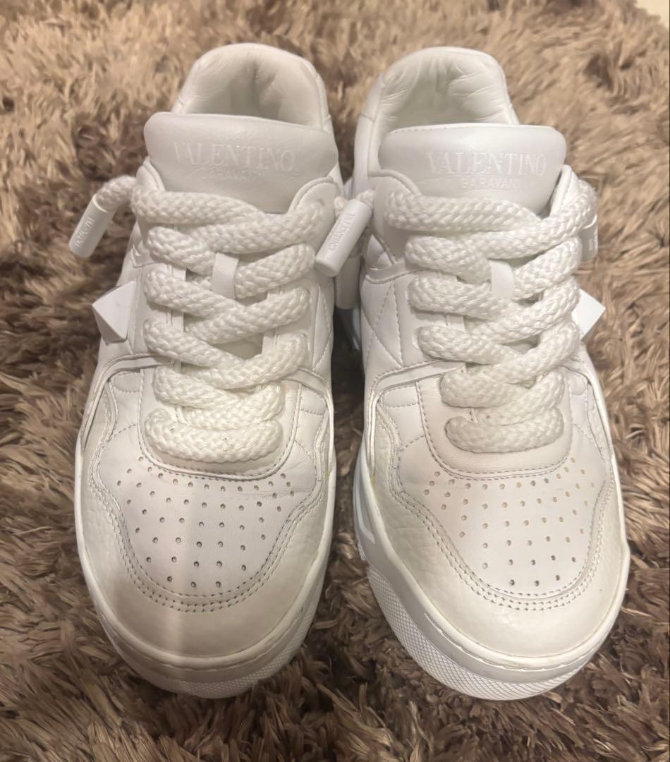 ワンスタッズ XL ナッパレザー ロートップ スニーカー