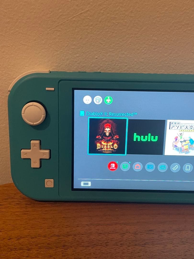 Nintendo switch lite 本体　ニンテンドースイッチライト本体