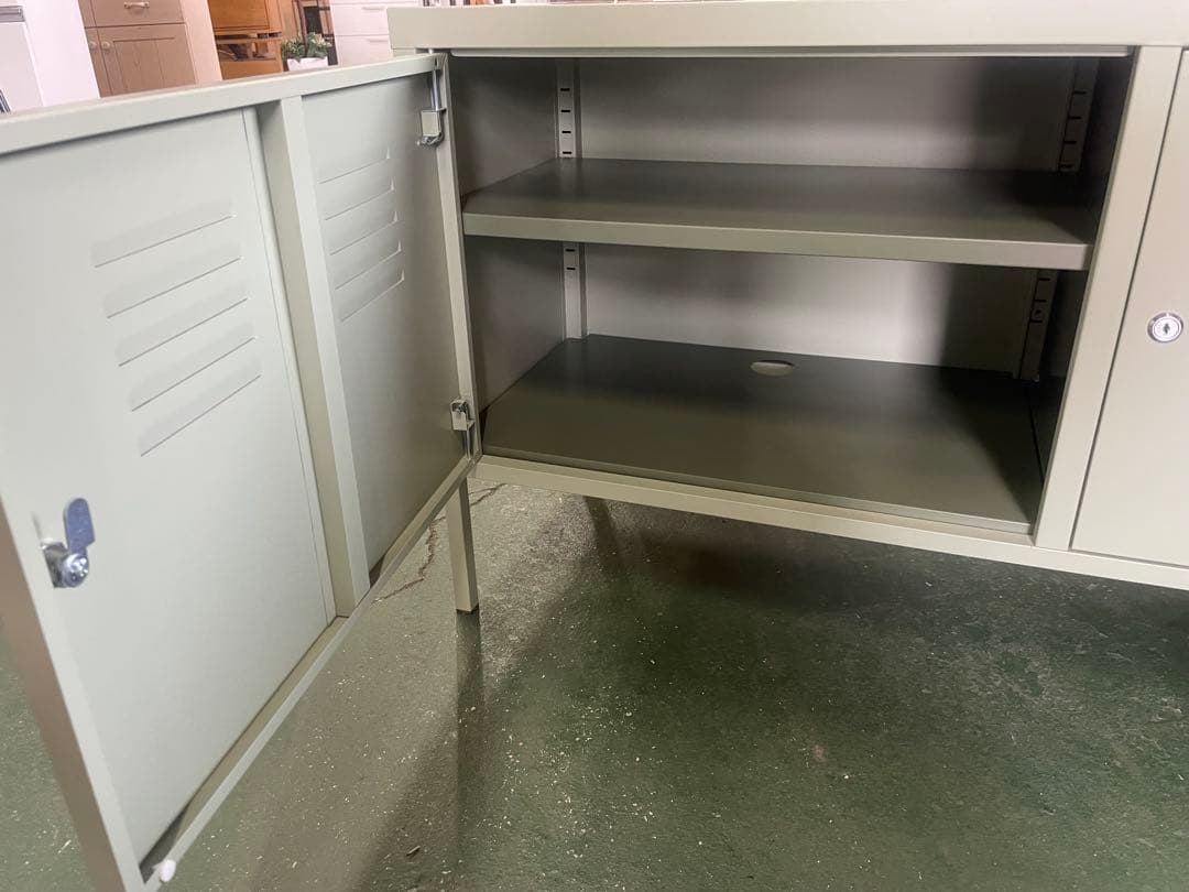 ツンドラ　　IKEA PS キャビネット　廃盤　モスグリーン