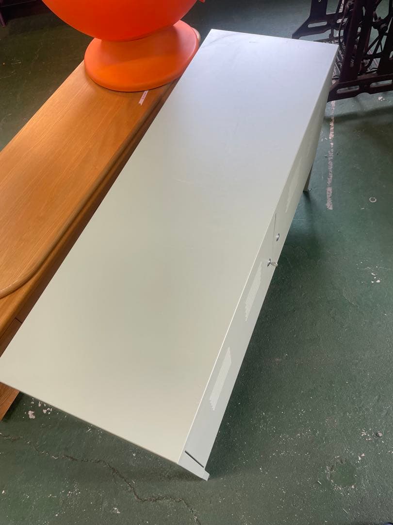 ツンドラ　　IKEA PS キャビネット　廃盤　モスグリーン