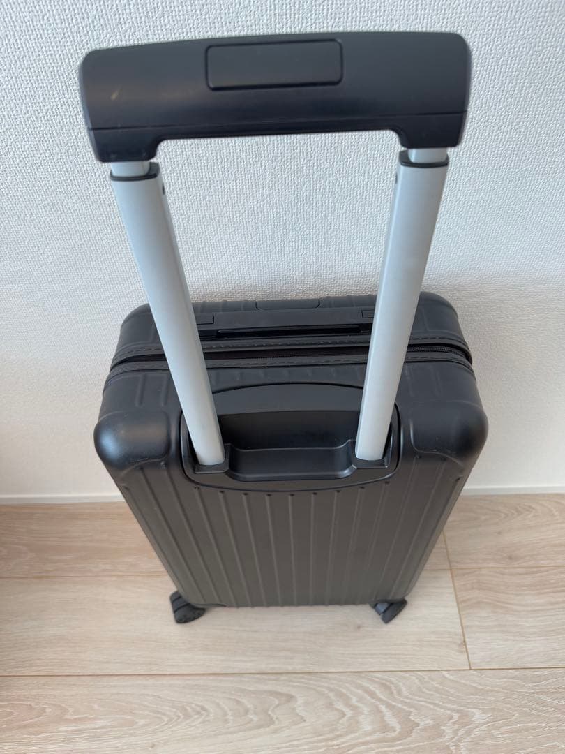 J RIMOWA Essential Cabin S マットブラック