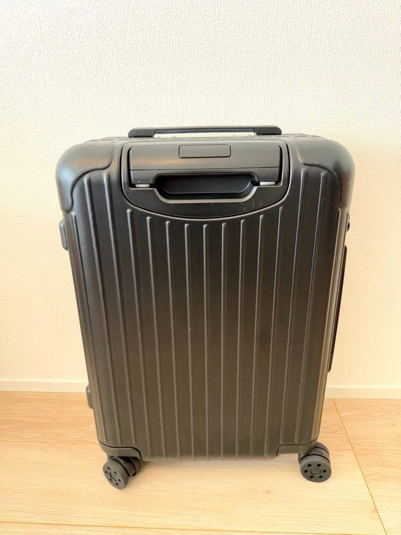 J RIMOWA Essential Cabin S マットブラック