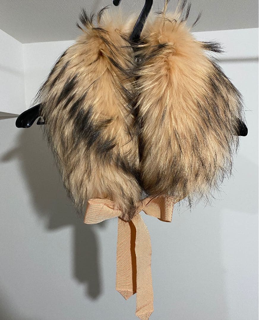 VALENTINOヴァレンティノ　ファー Finn Raccoon