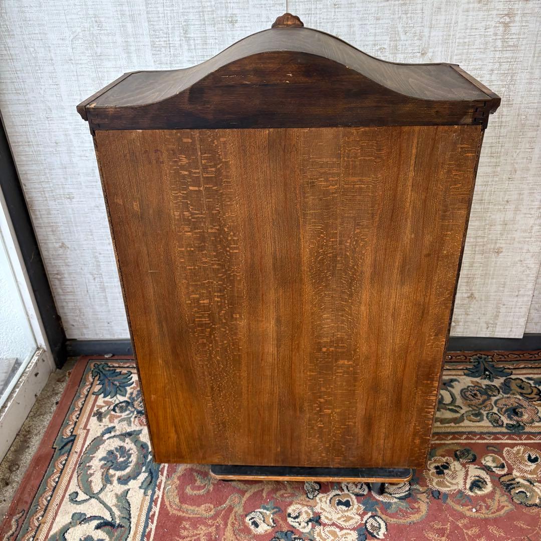 英国アンティーク 大型 木製サイドボード 窓枠風ガラスキャビネット 飾り棚