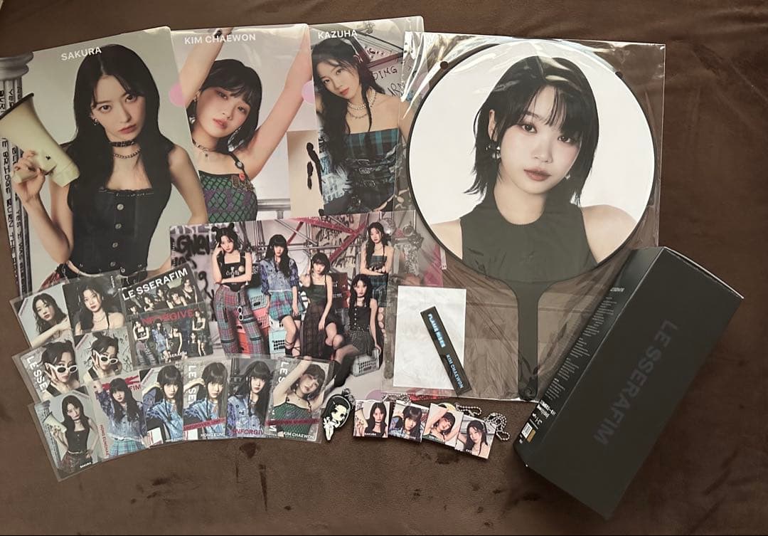 LE SSERAFIM キムチェウォン　うちわ・ペンライト・グッズ