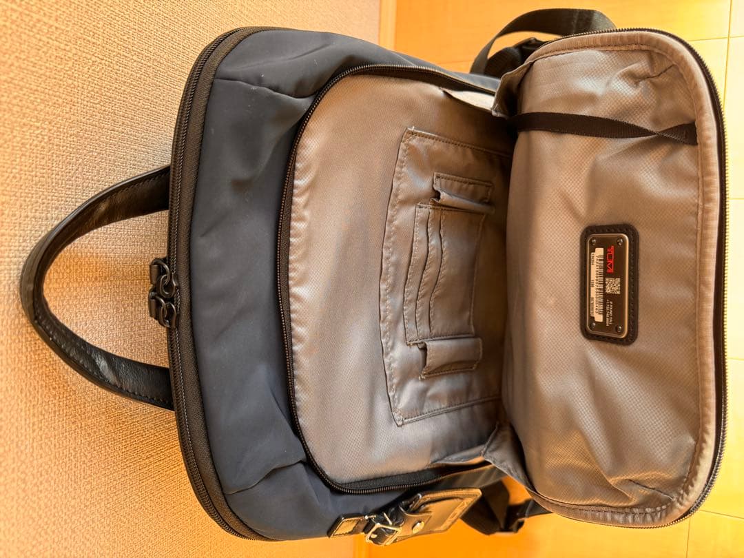 TUMI ビジネスバッグ(色 ネイビー) コンパクト