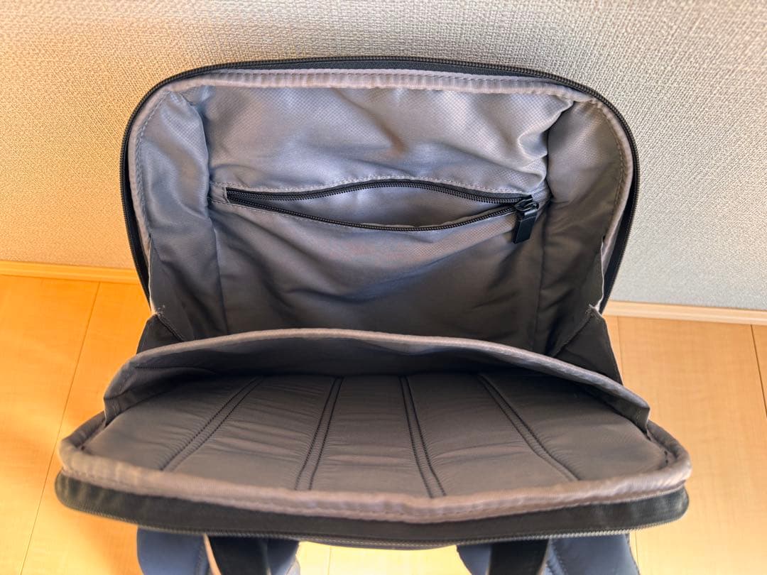 TUMI ビジネスバッグ(色 ネイビー) コンパクト